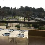 T3 Vue Piscine Proche *