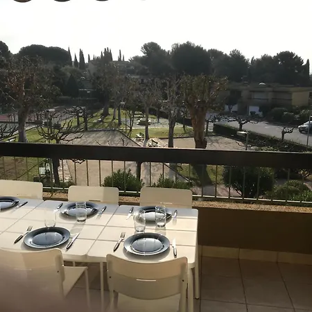 T3 Vue Piscine Proche *